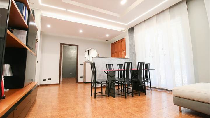 VILLETTA BIFAMIGLIARE CON GIARDINO - PADERNO DUGNANO (MI)