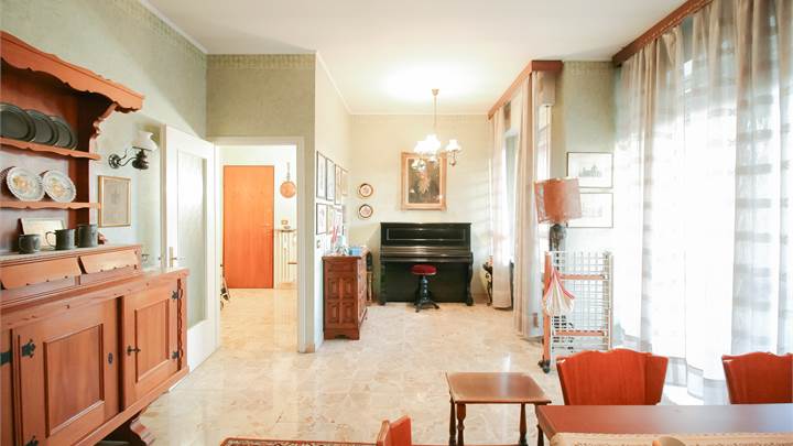 APPARTAMENTO CON 3 CAMERE DA LETTO - BOLLATE (MI)